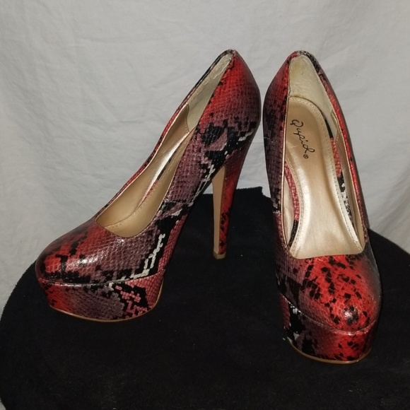 Qupid Shoes - QUPID FAUX SNAKE PUMPS